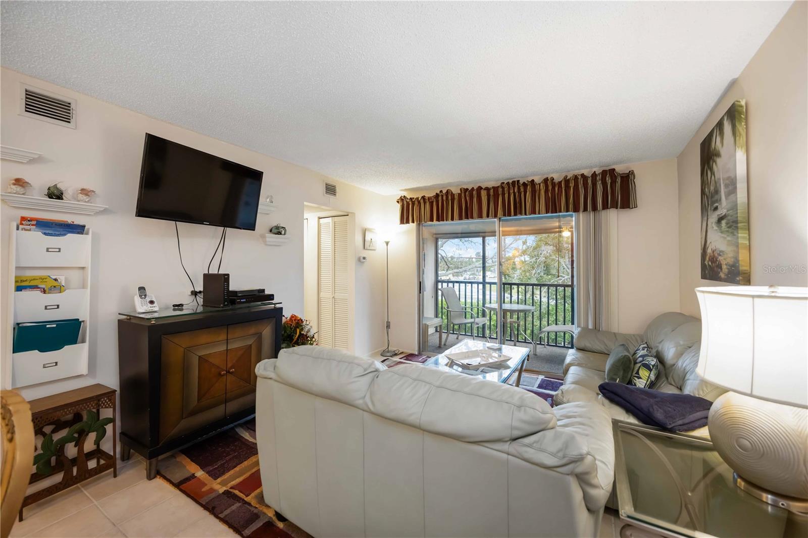 Image 17 of 30 For 5631 Midnight Pass Road 1002