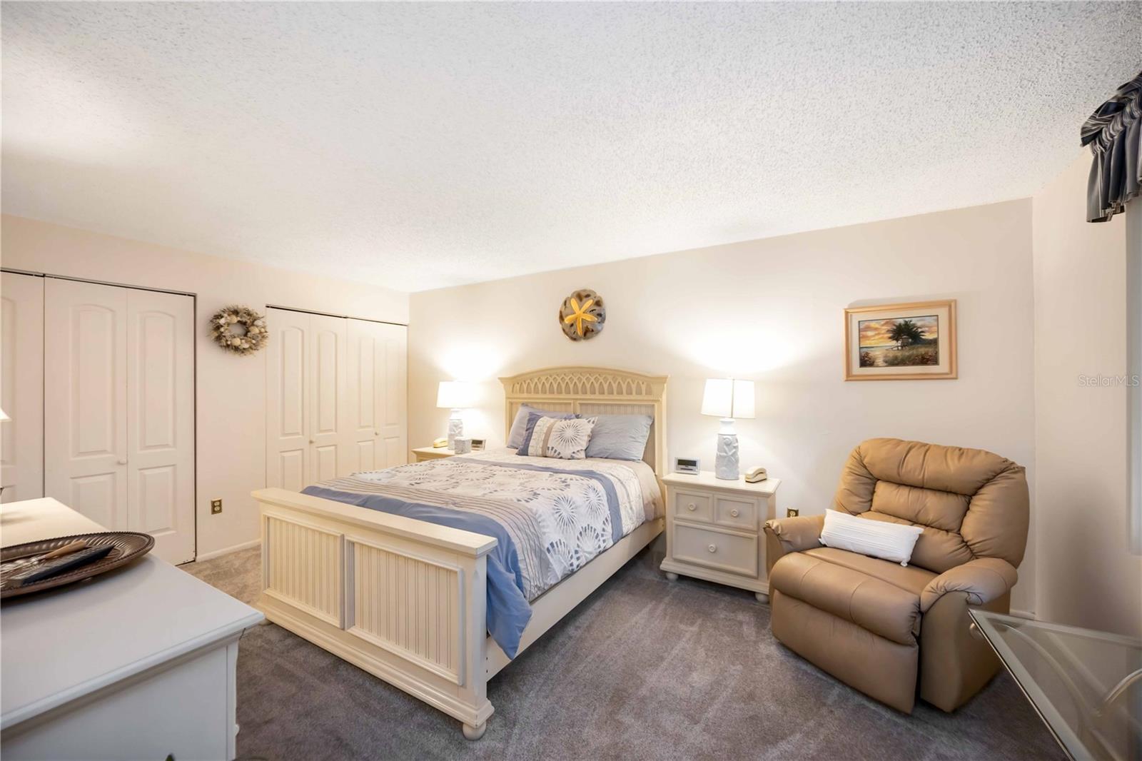 Image 21 of 30 For 5631 Midnight Pass Road 1002