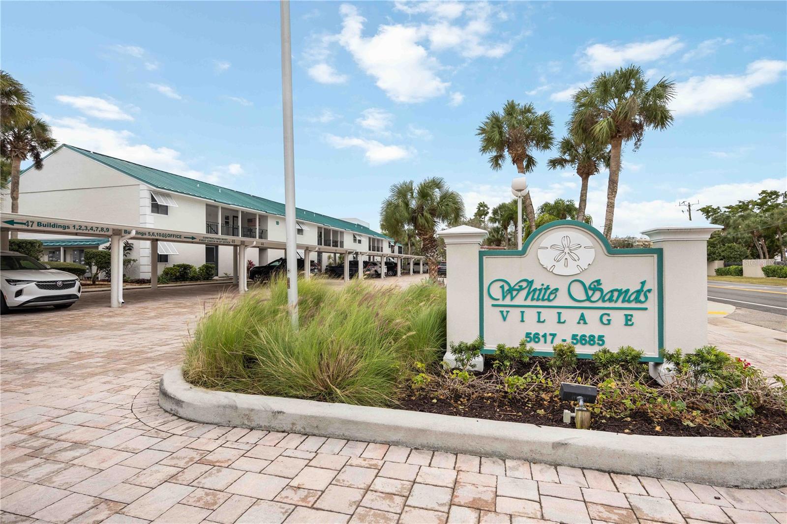 Image 5 of 30 For 5631 Midnight Pass Road 1002