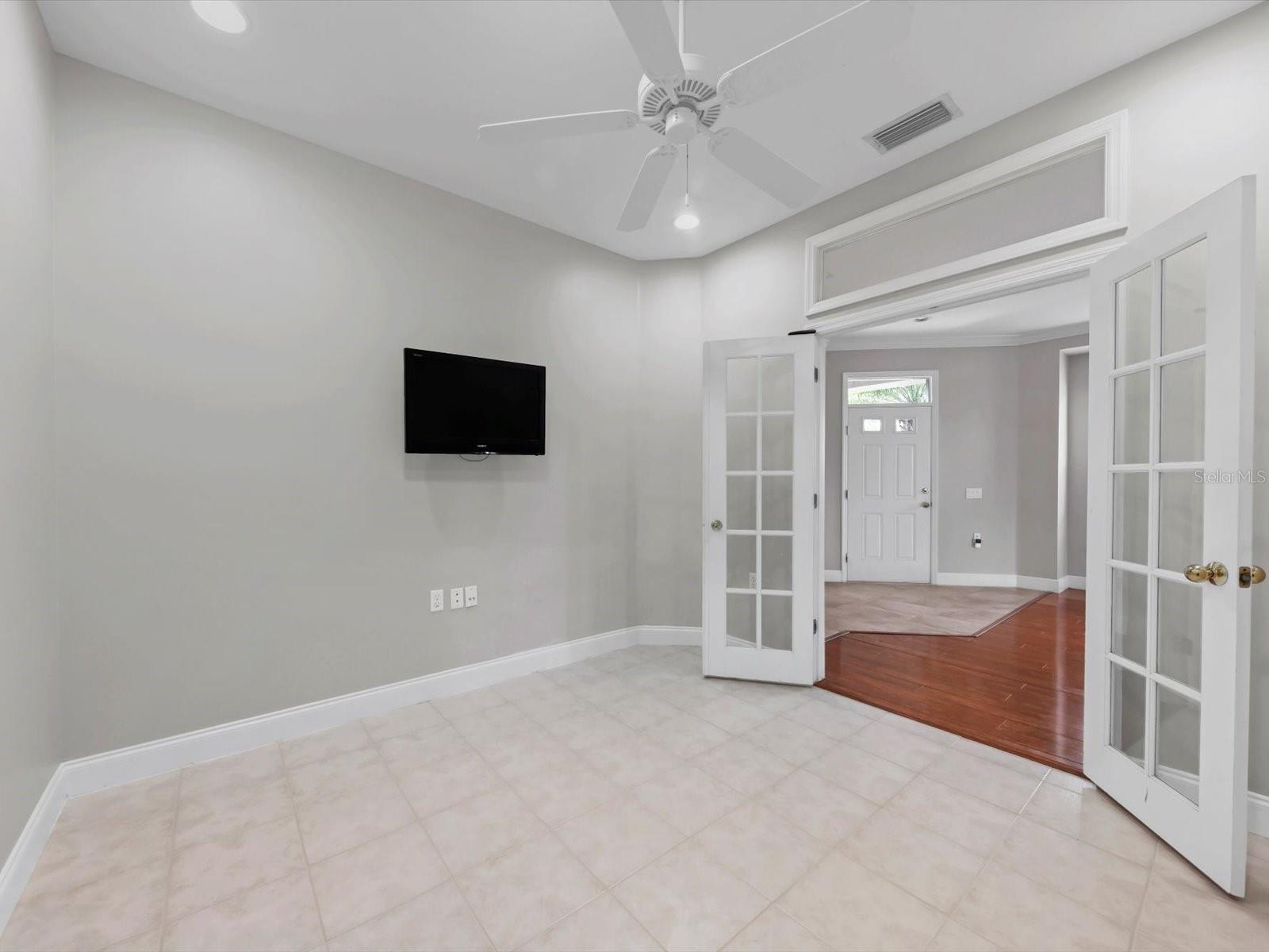 Image 14 of 36 For 7021 Woodmore Terrace