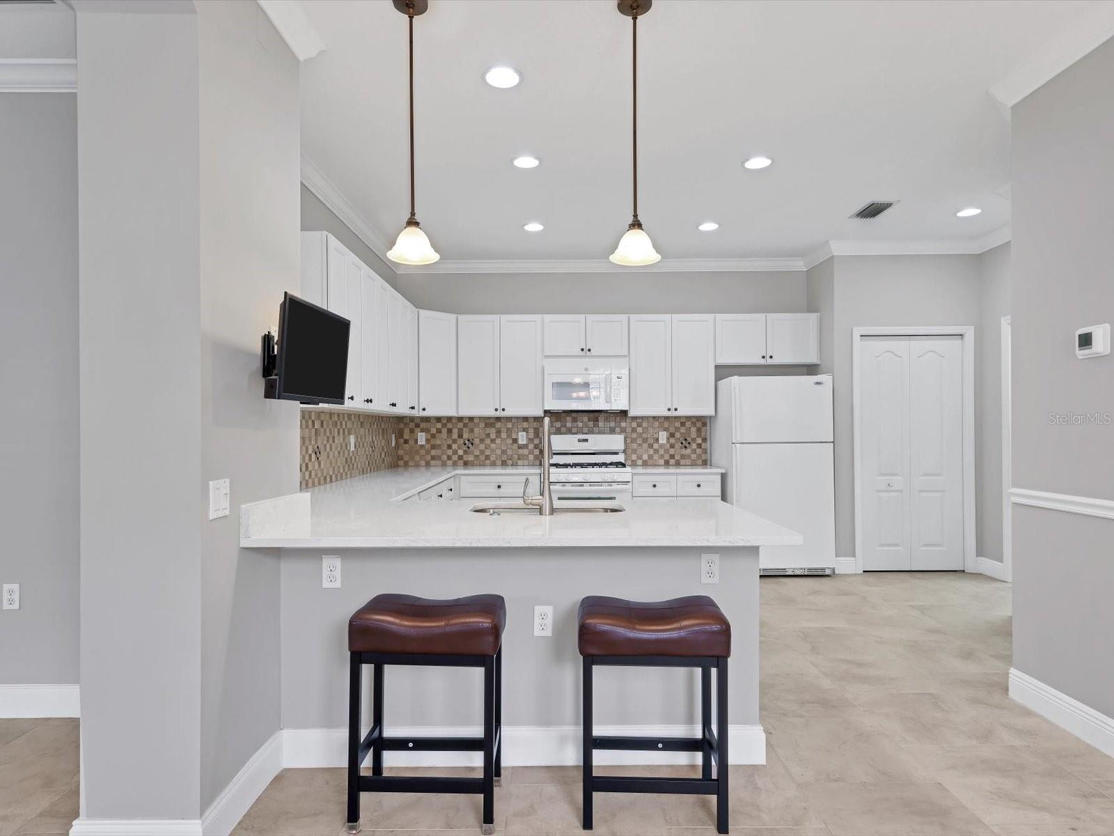 Image 17 of 36 For 7021 Woodmore Terrace