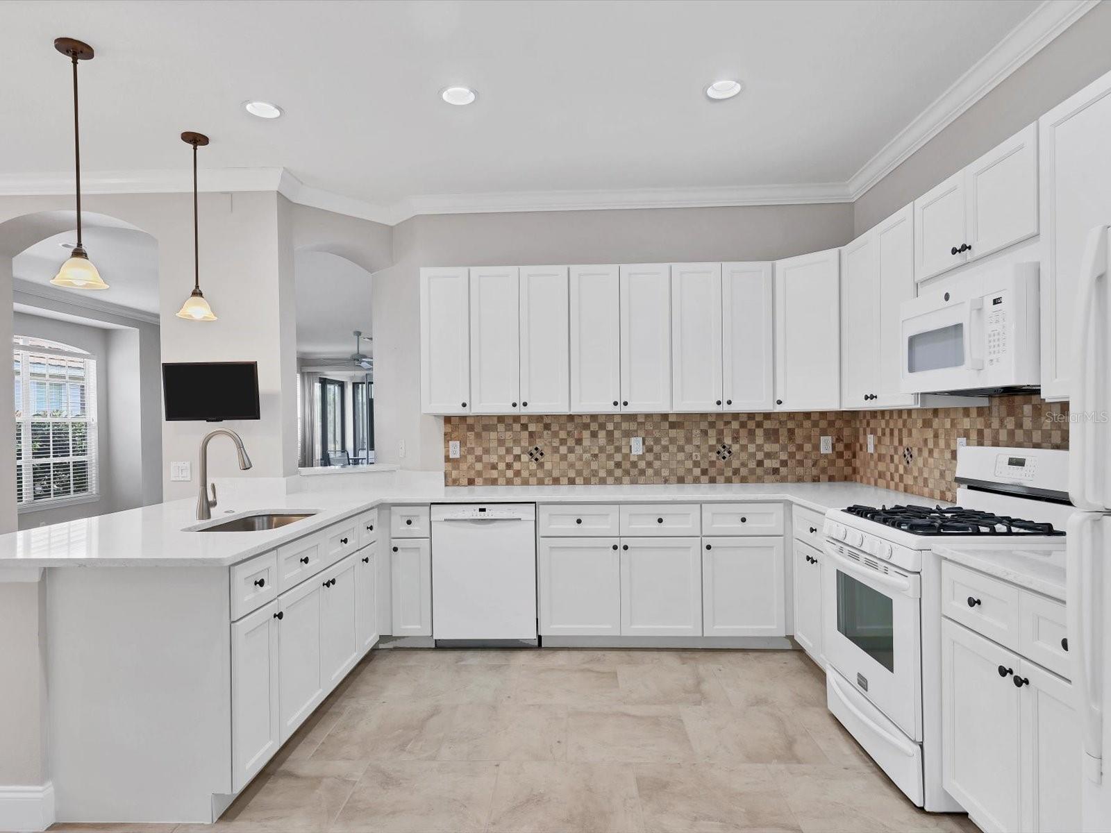 Image 18 of 36 For 7021 Woodmore Terrace