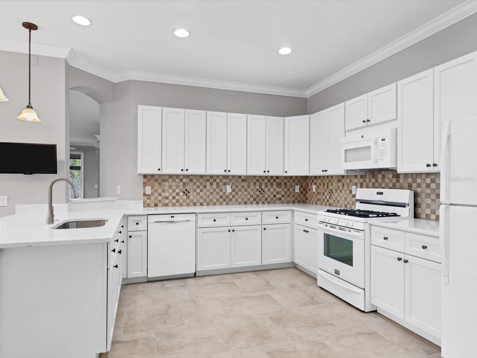 Image 19 of 36 For 7021 Woodmore Terrace