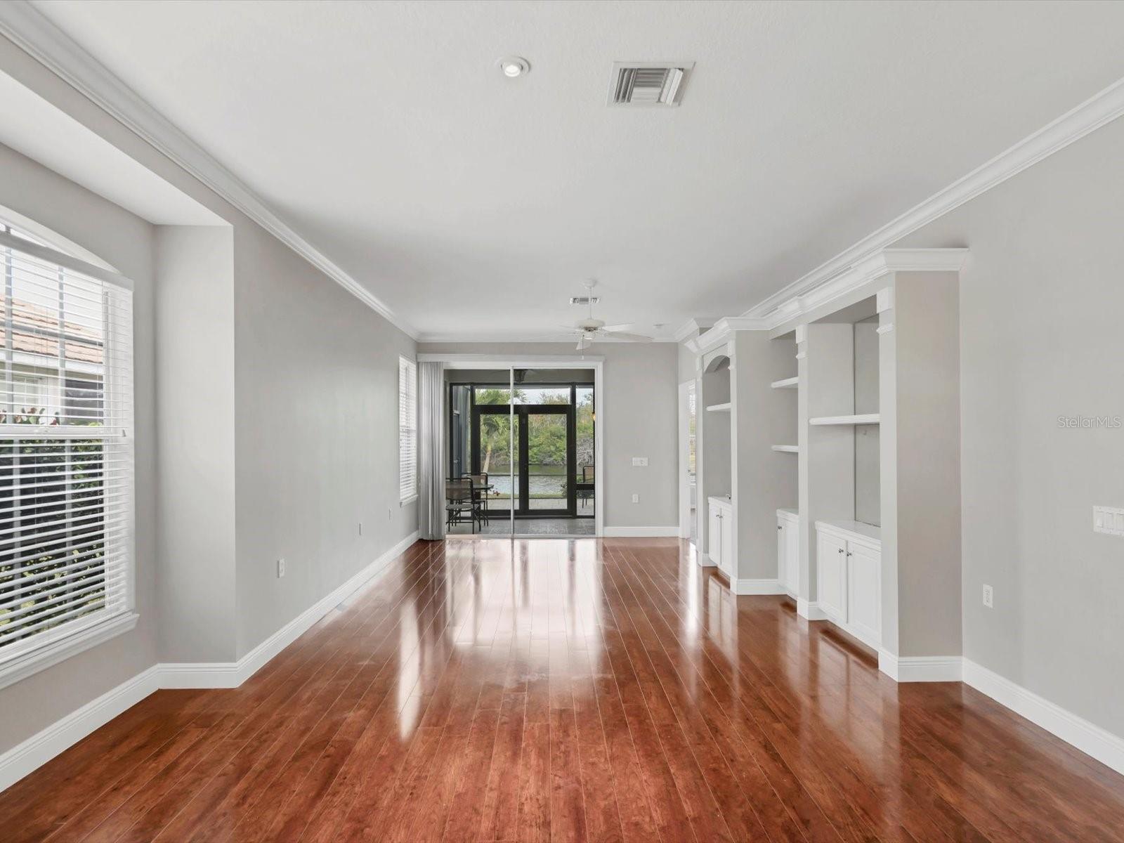 Image 4 of 36 For 7021 Woodmore Terrace