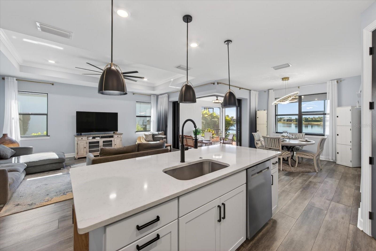 Image 17 of 98 For 7683 Summerland Cove