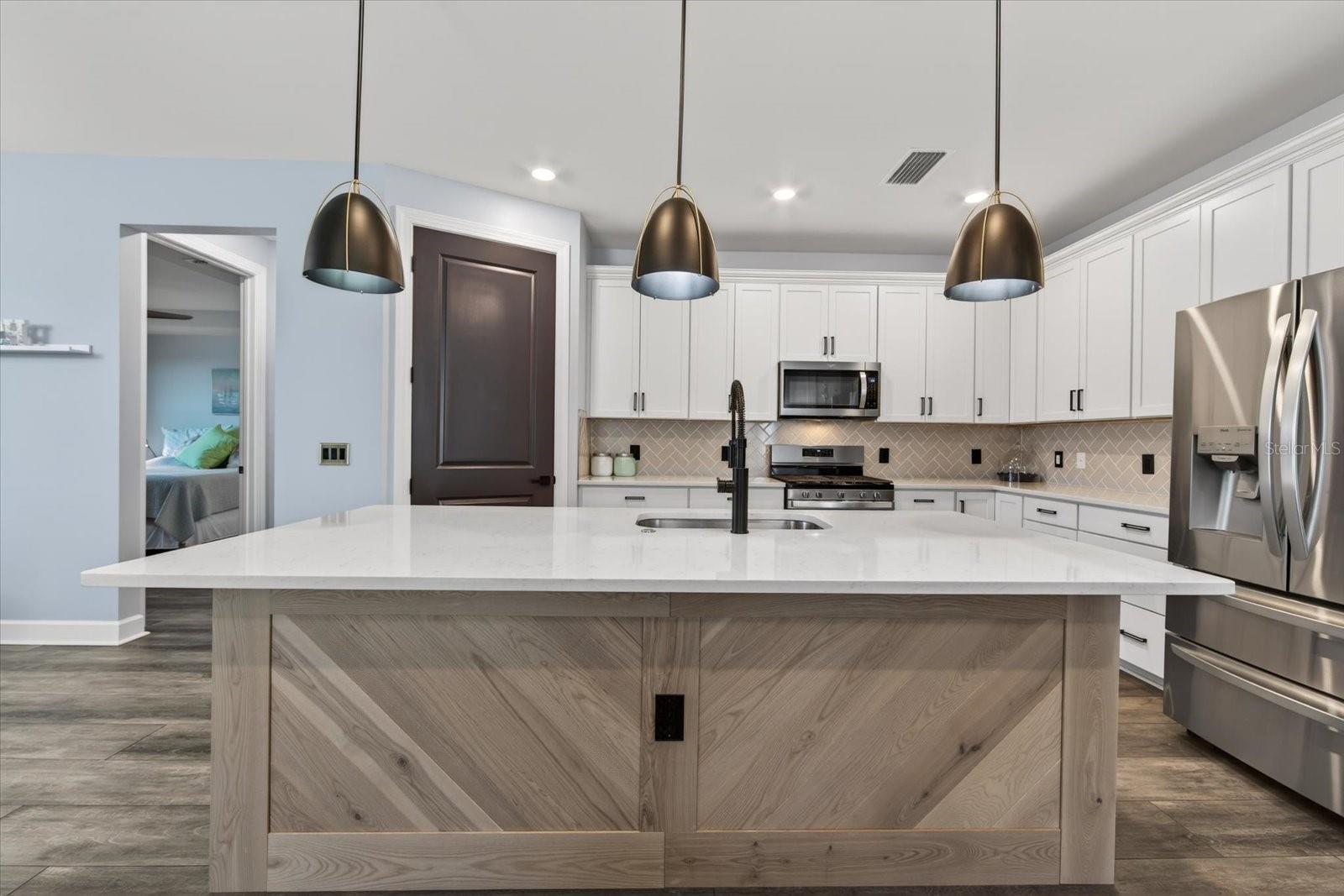 Image 18 of 98 For 7683 Summerland Cove