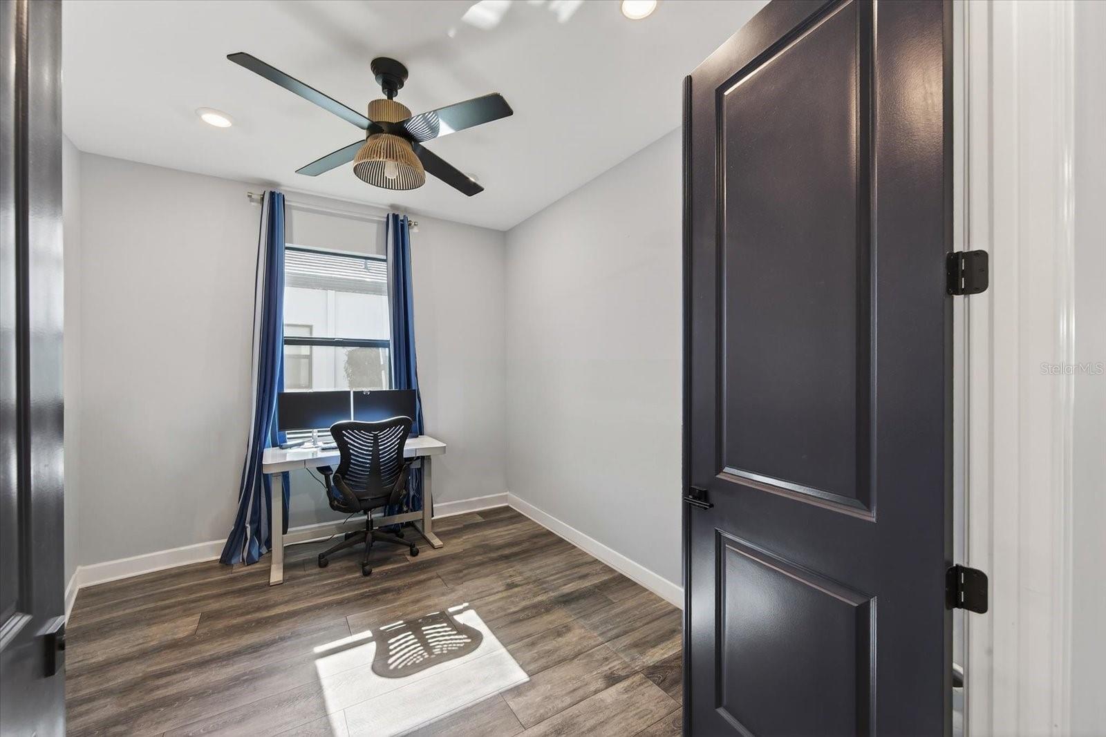 Image 25 of 98 For 7683 Summerland Cove