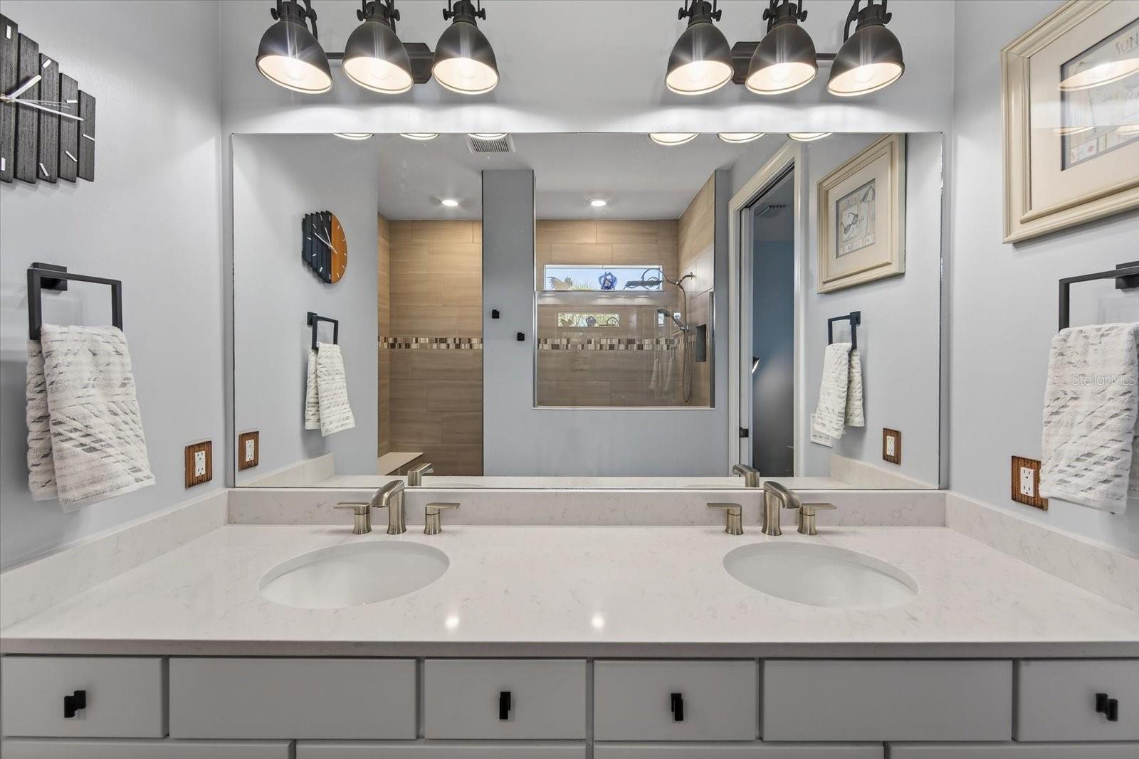 Image 32 of 98 For 7683 Summerland Cove