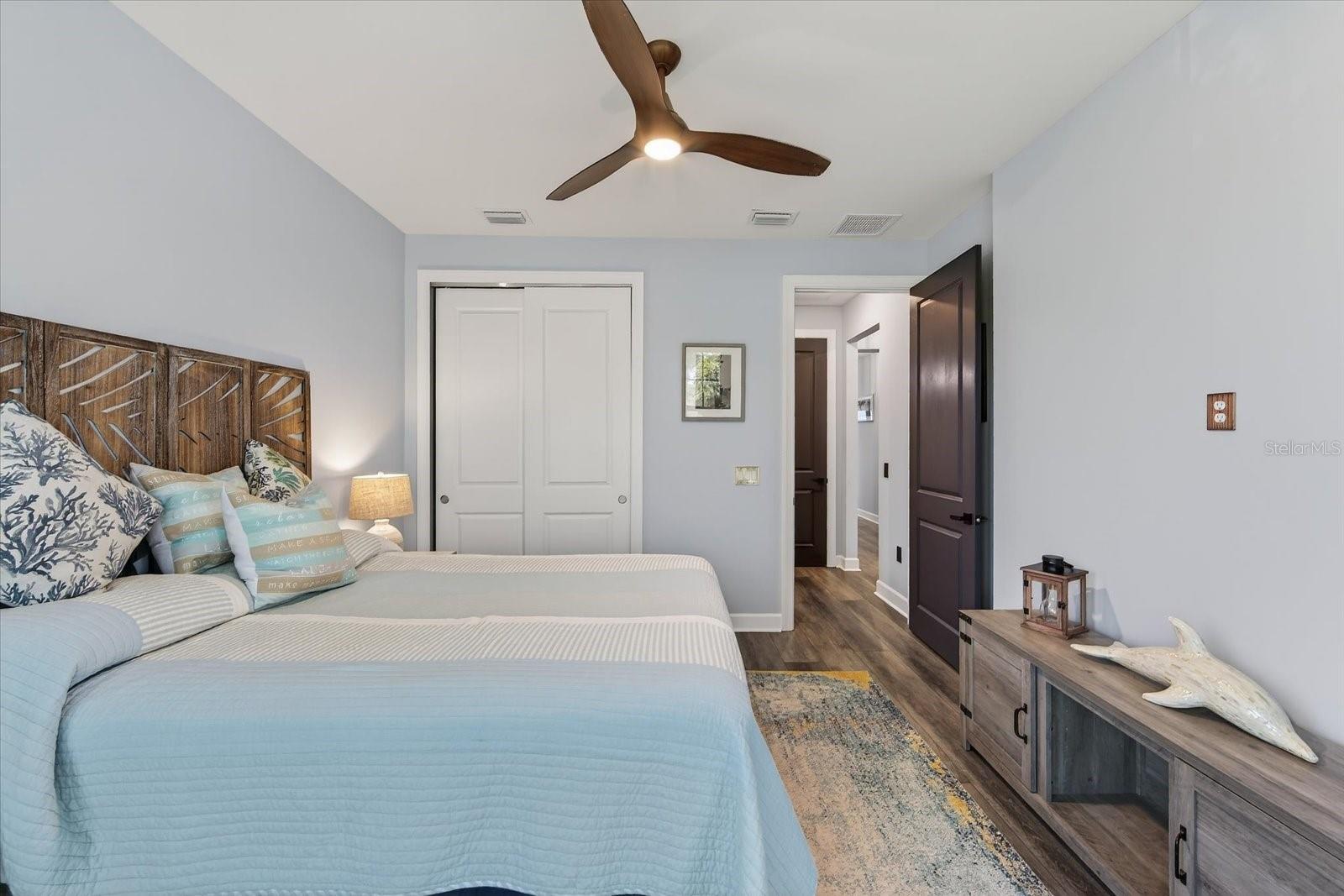 Image 37 of 98 For 7683 Summerland Cove