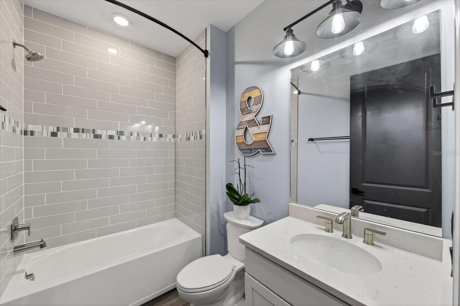 Image 43 of 98 For 7683 Summerland Cove