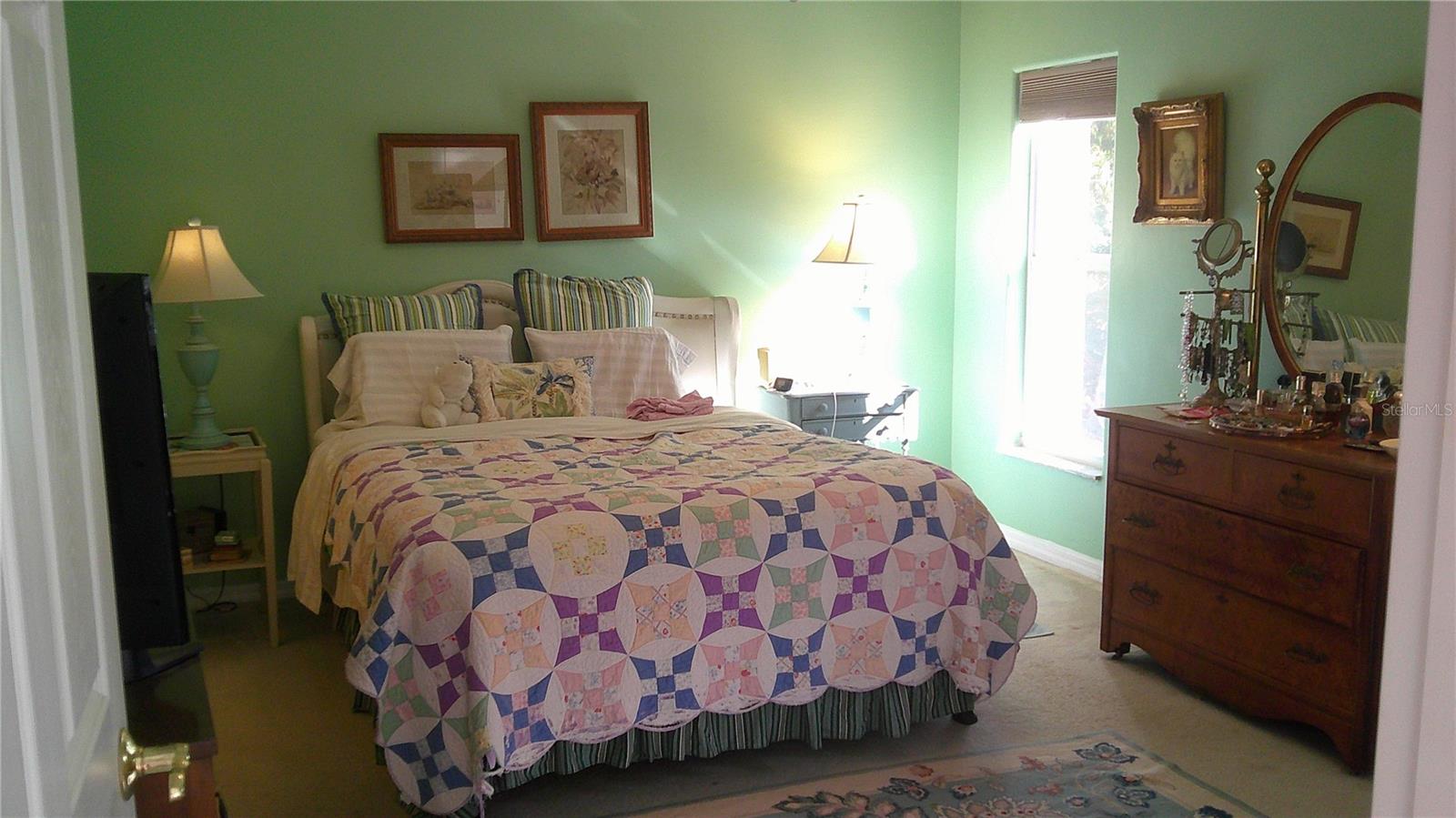 Image 10 of 33 For 1640 Palace Court