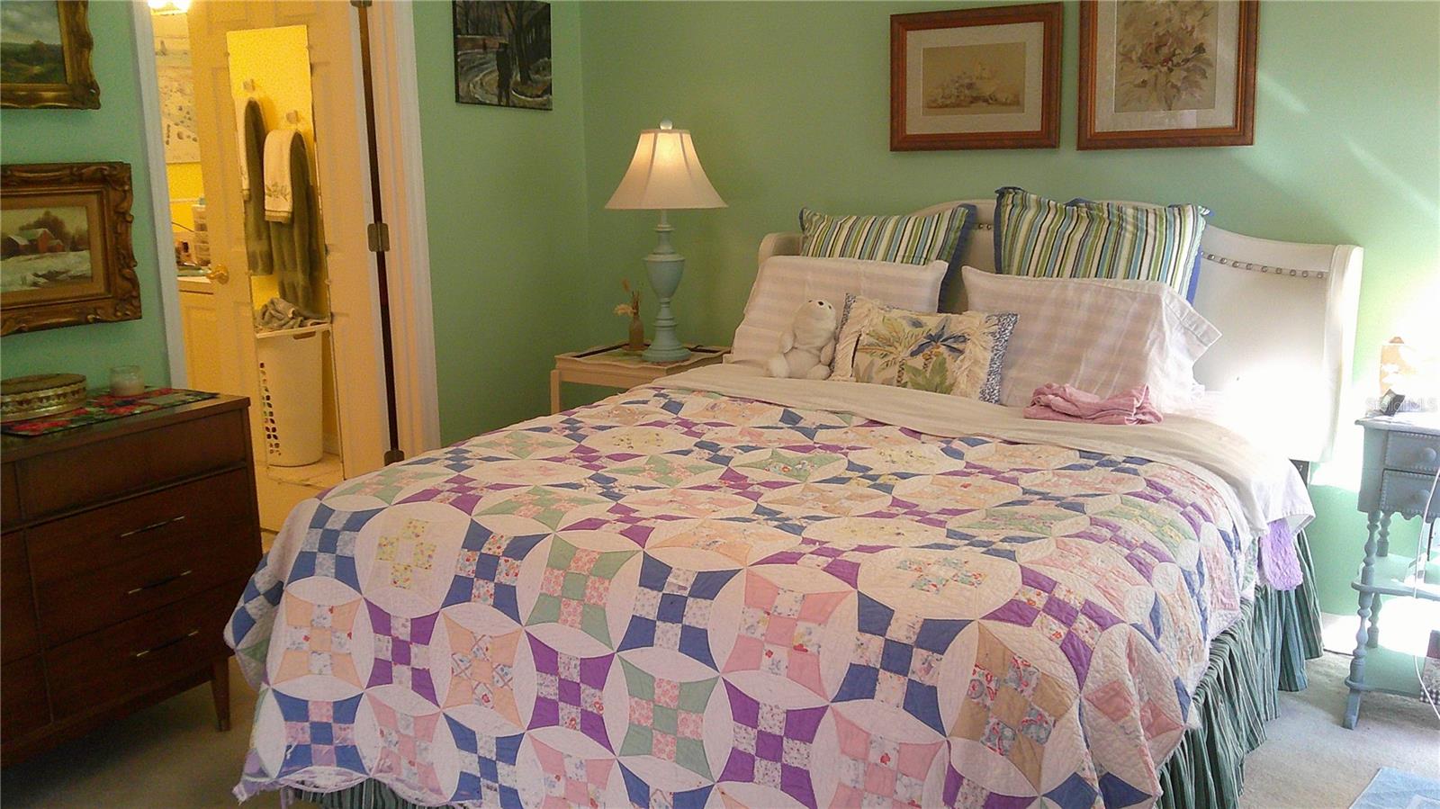 Image 11 of 33 For 1640 Palace Court