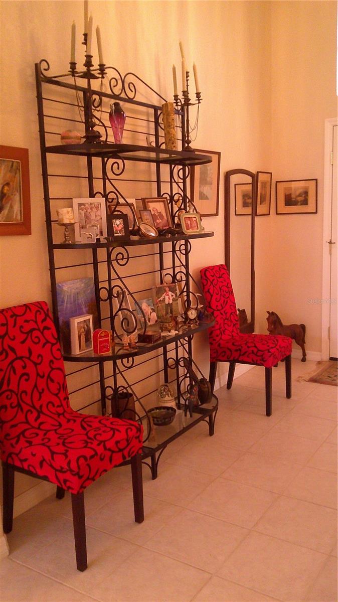 Image 22 of 33 For 1640 Palace Court