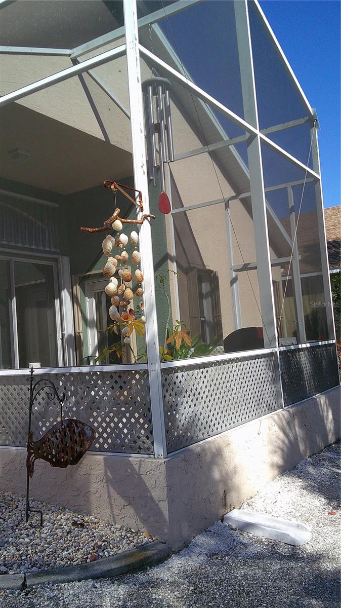 Image 32 of 33 For 1640 Palace Court