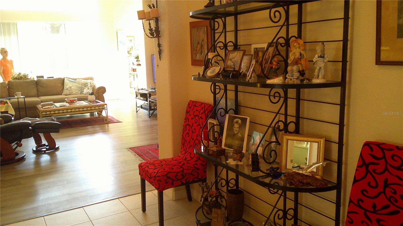 Image 7 of 33 For 1640 Palace Court