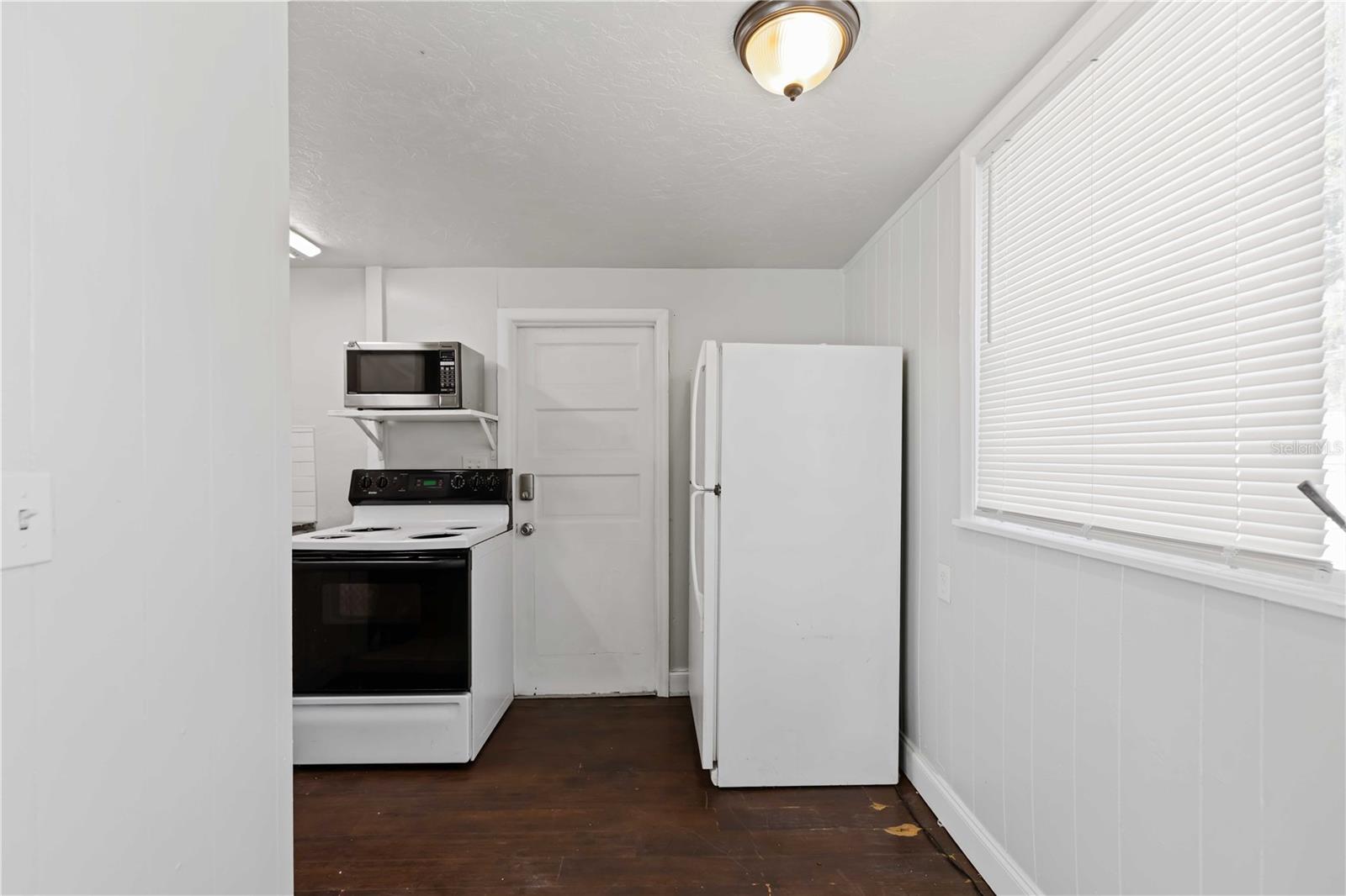 Image 13 of 36 For 1414 17th Street W