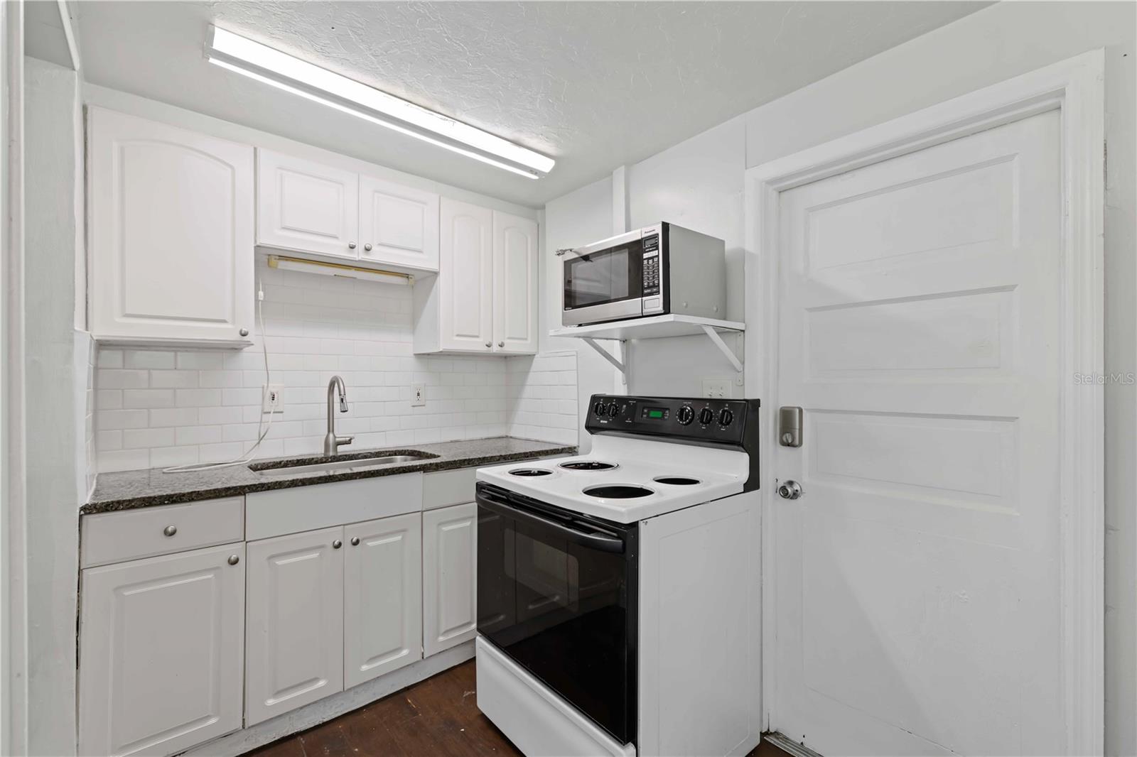 Image 14 of 36 For 1414 17th Street W