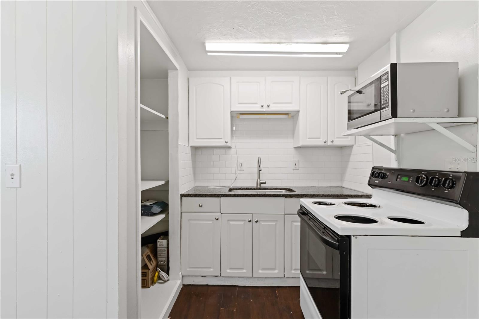 Image 15 of 36 For 1414 17th Street W