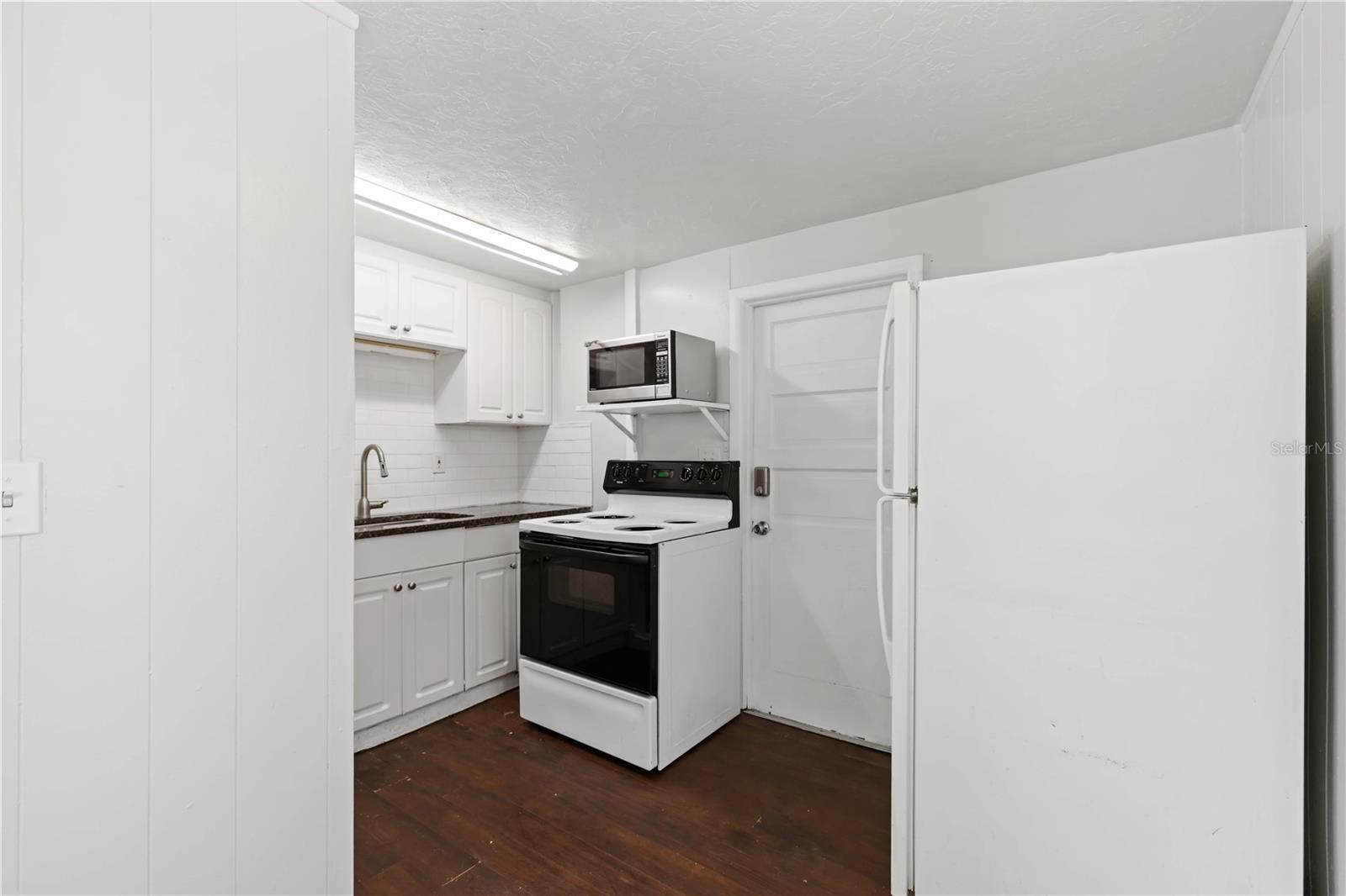 Image 16 of 36 For 1414 17th Street W