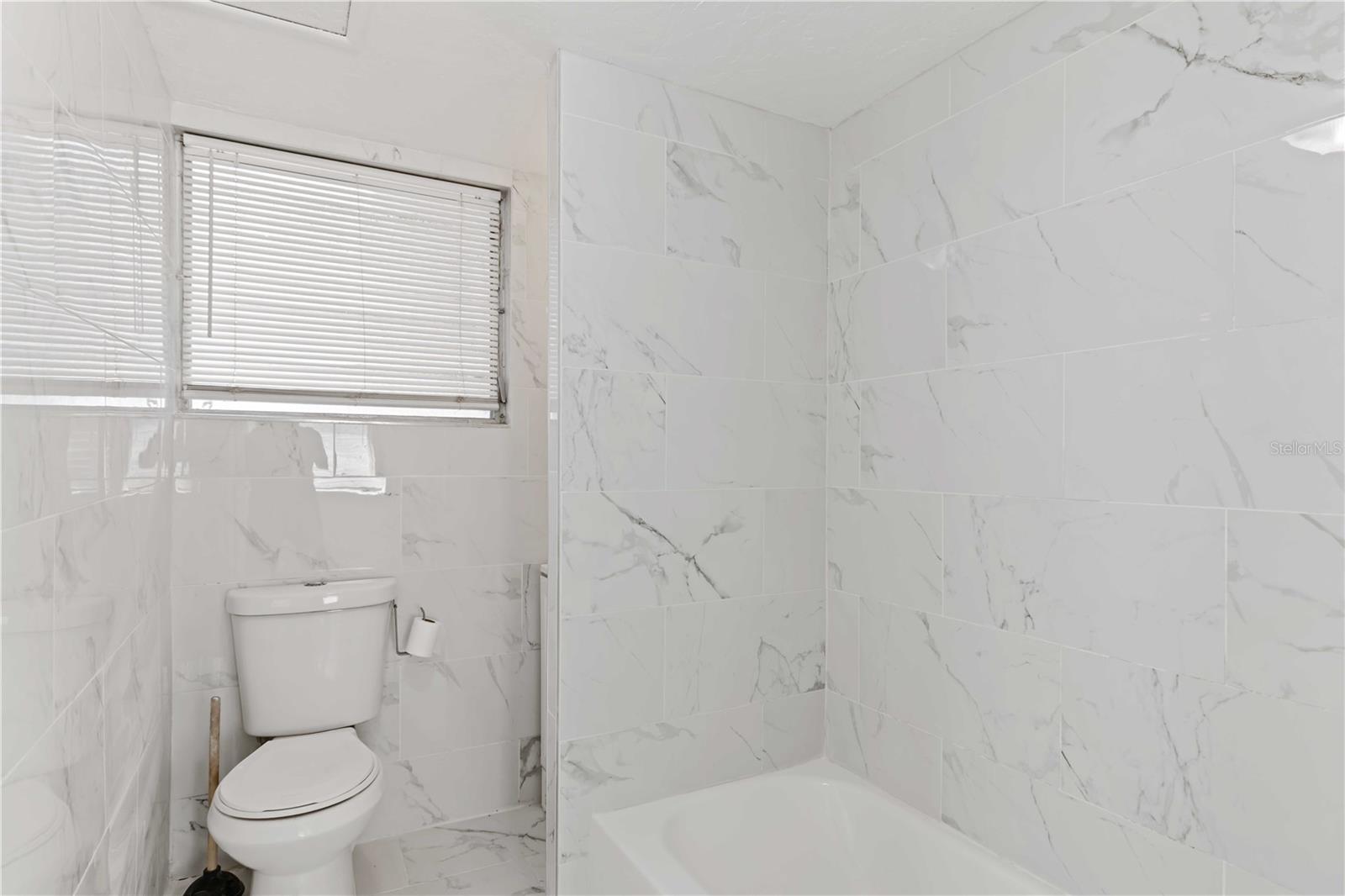 Image 21 of 36 For 1414 17th Street W