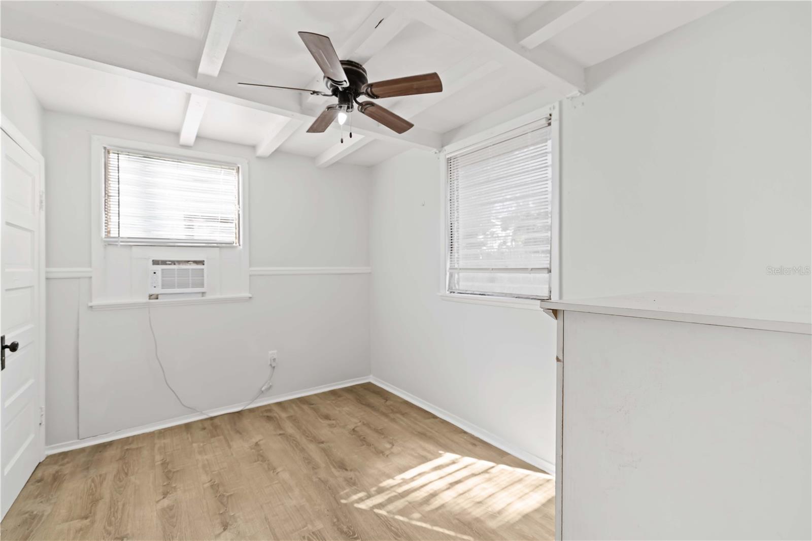 Image 22 of 36 For 1414 17th Street W