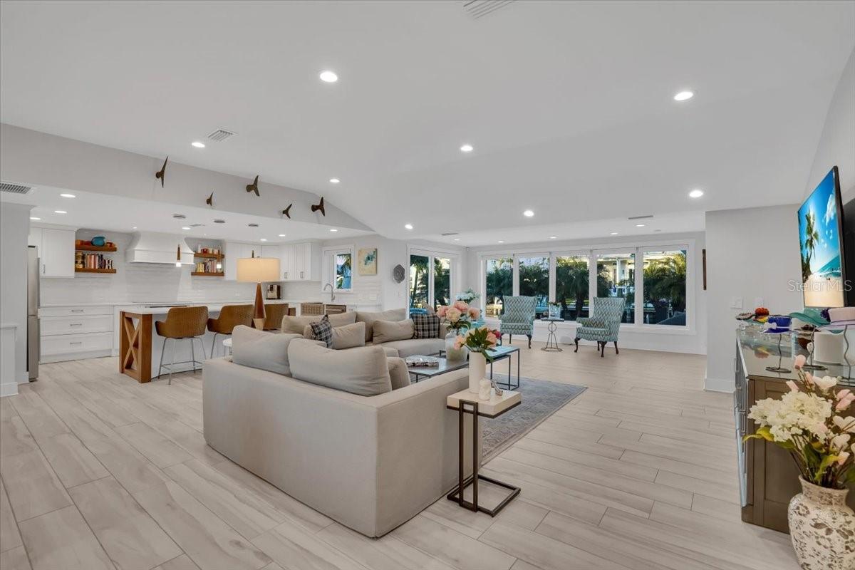 Listing photo id 16 for 623 Concord Lane