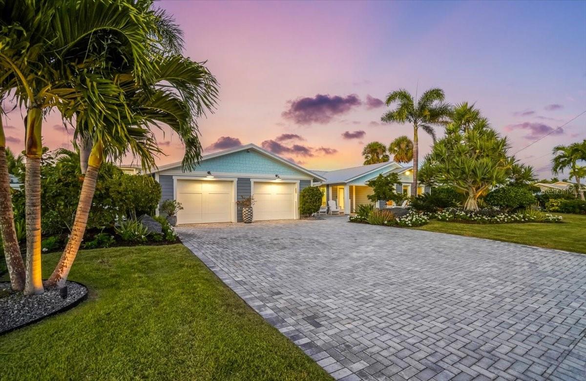 Listing photo id 0 for 623 Concord Lane