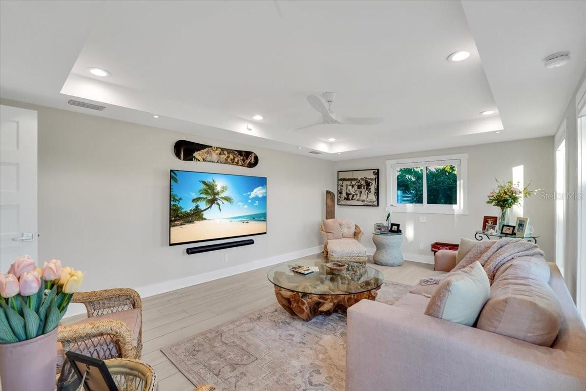 Listing photo id 21 for 623 Concord Lane