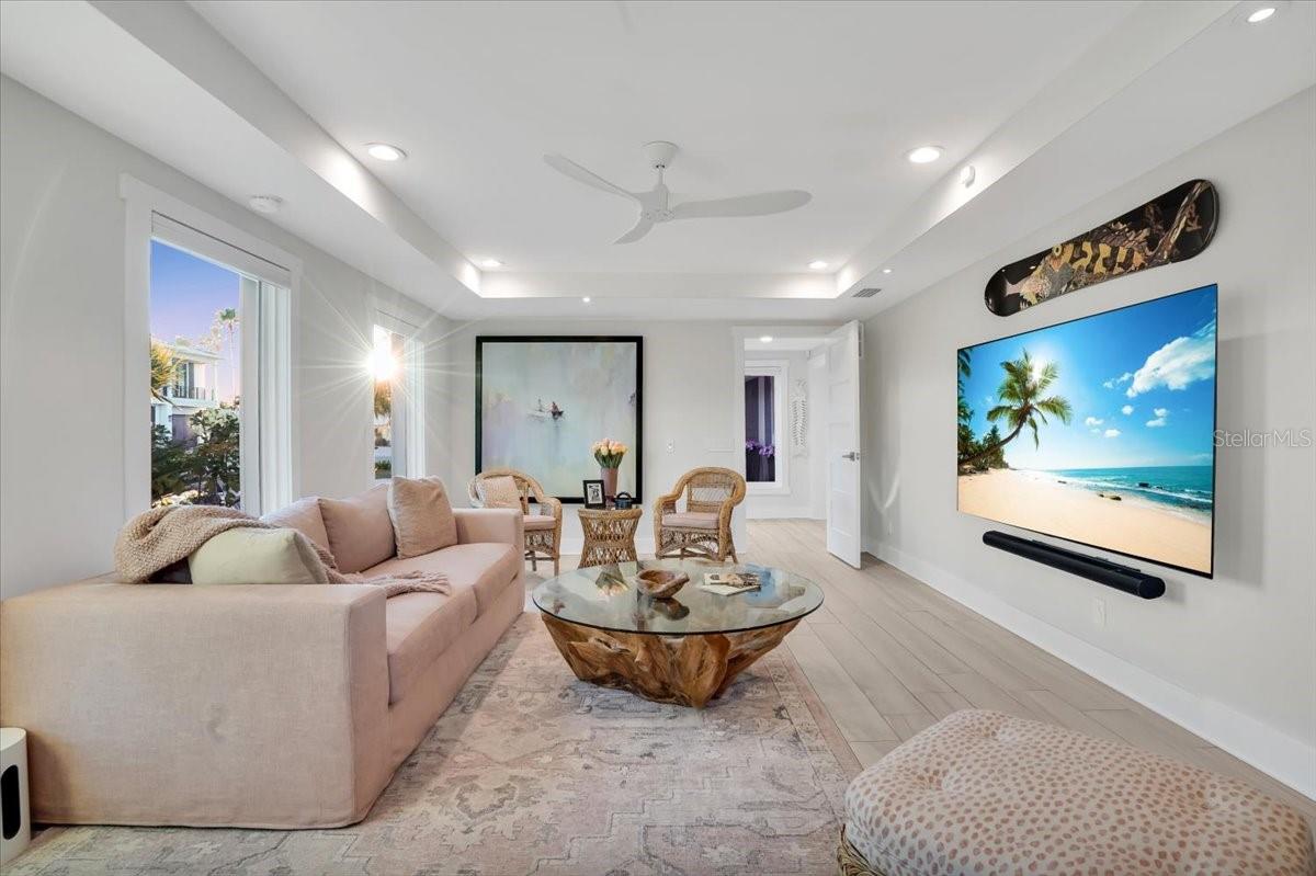 Listing photo id 22 for 623 Concord Lane