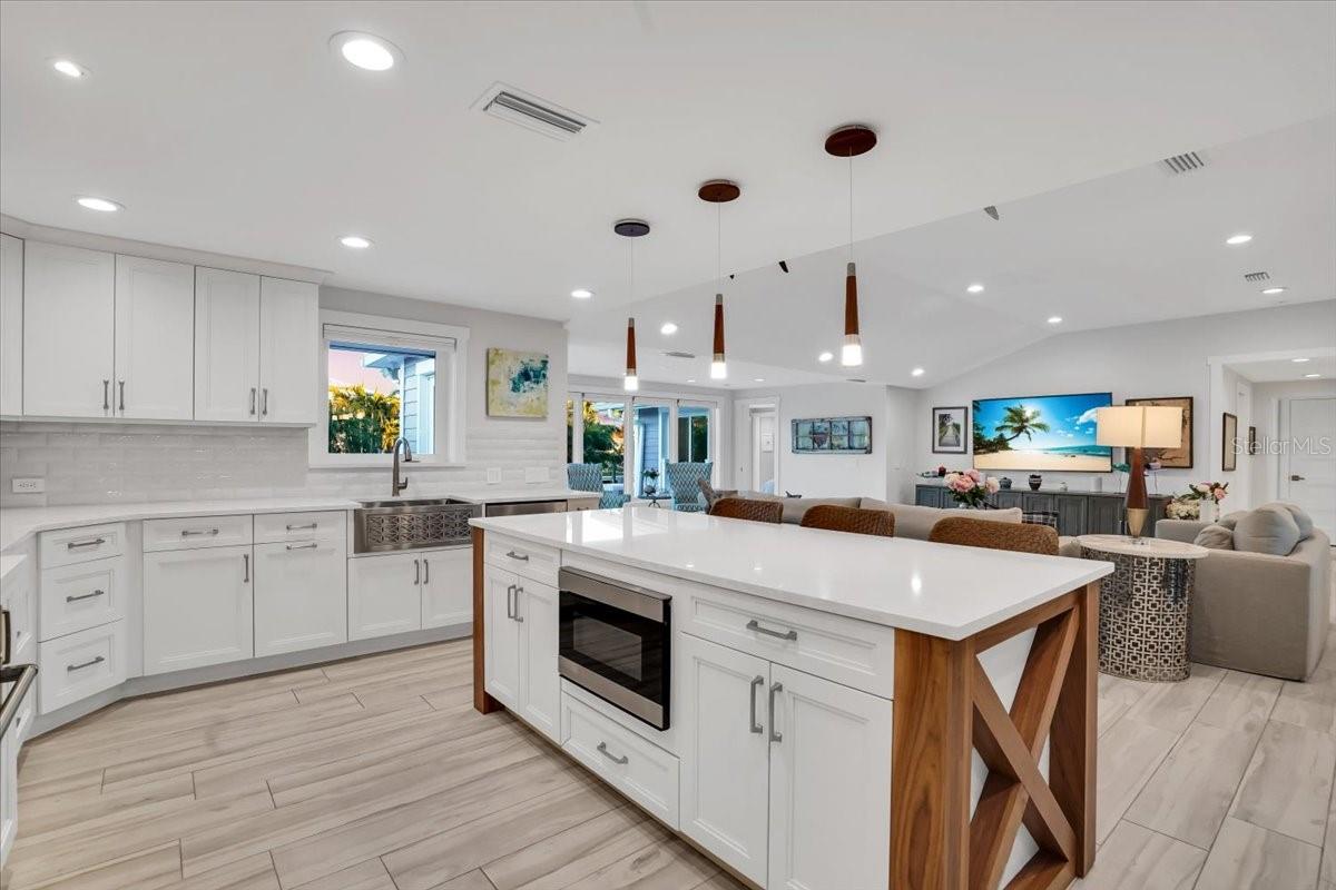 Listing photo id 26 for 623 Concord Lane