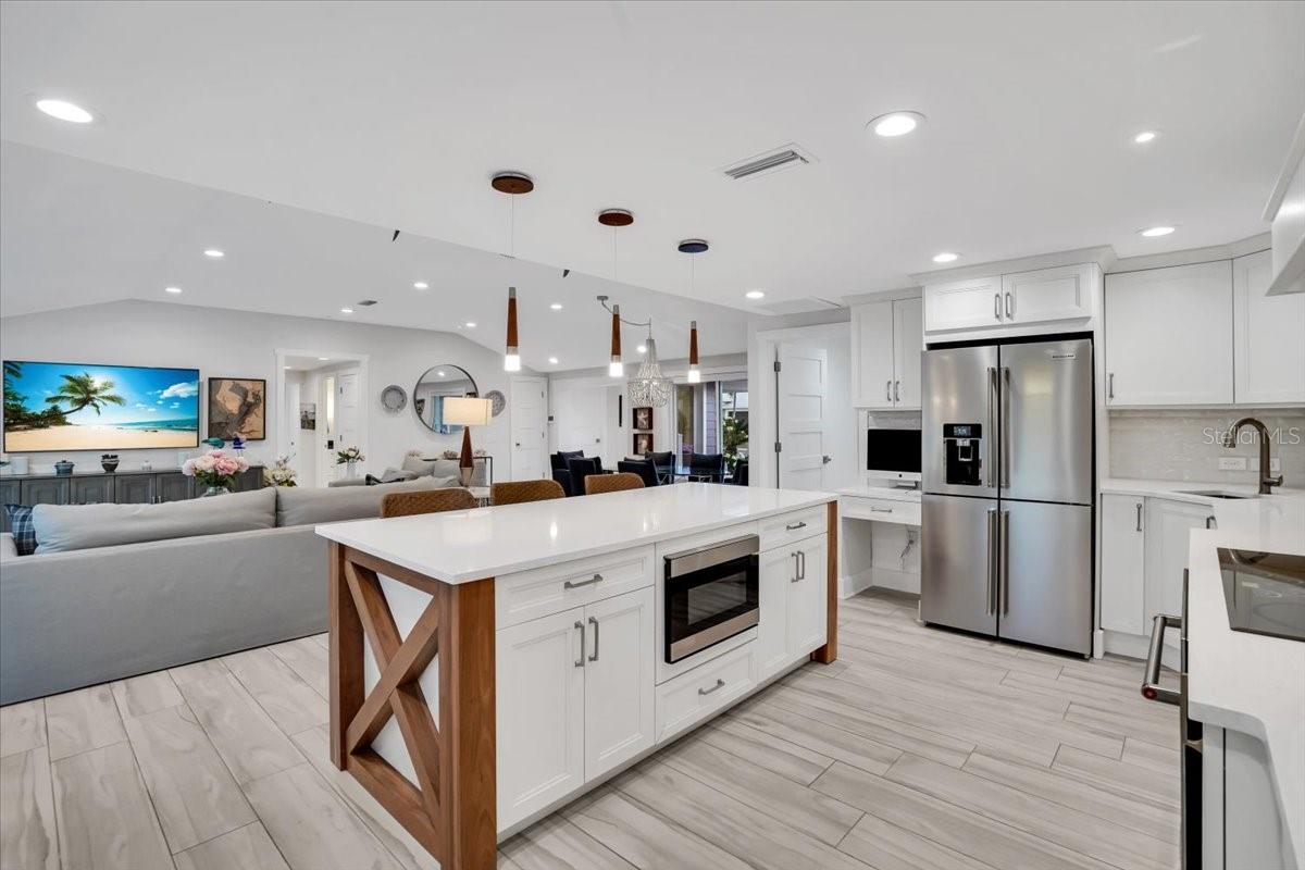 Listing photo id 27 for 623 Concord Lane