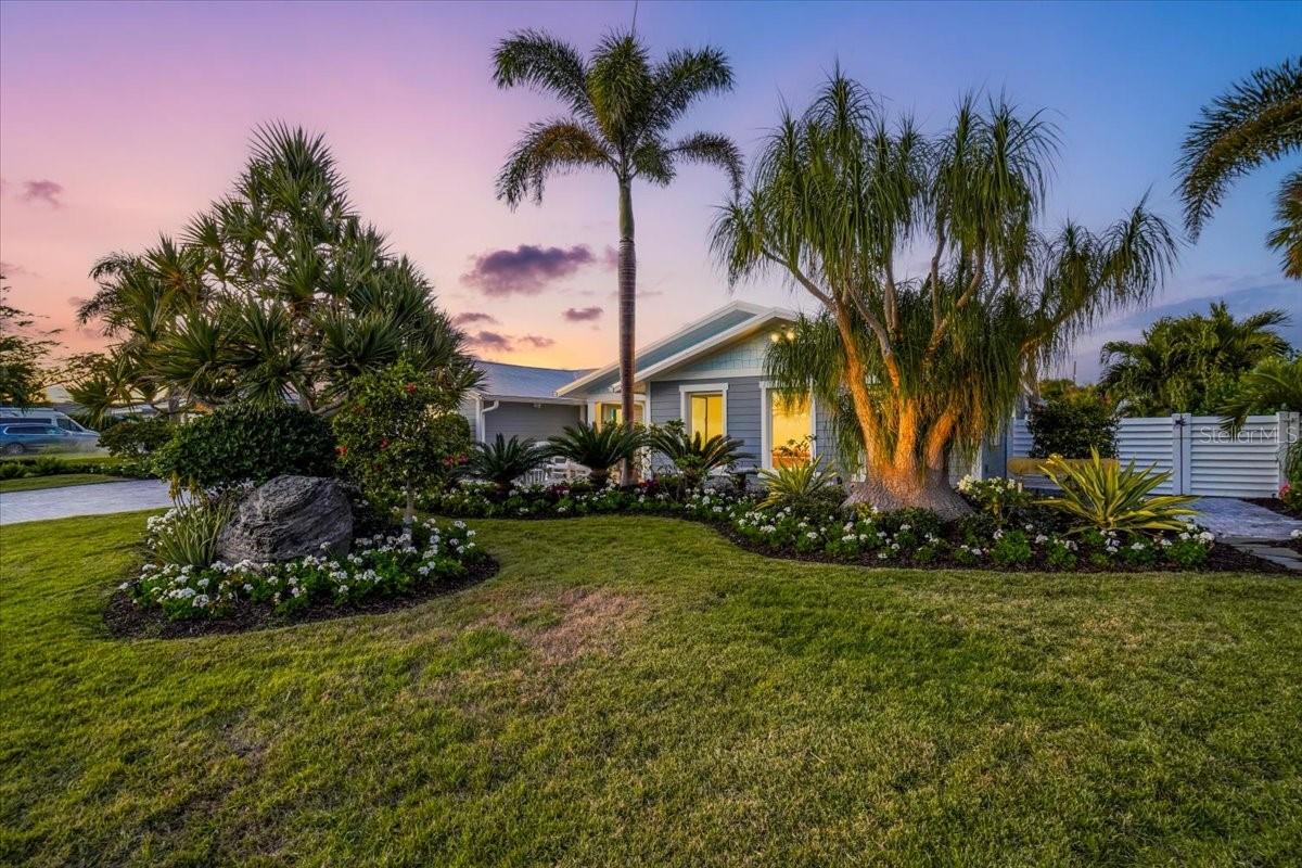 Listing photo id 1 for 623 Concord Lane