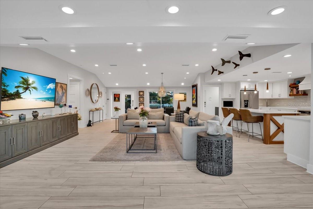 Listing photo id 32 for 623 Concord Lane