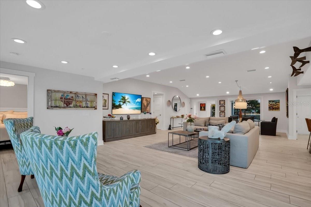 Listing photo id 33 for 623 Concord Lane