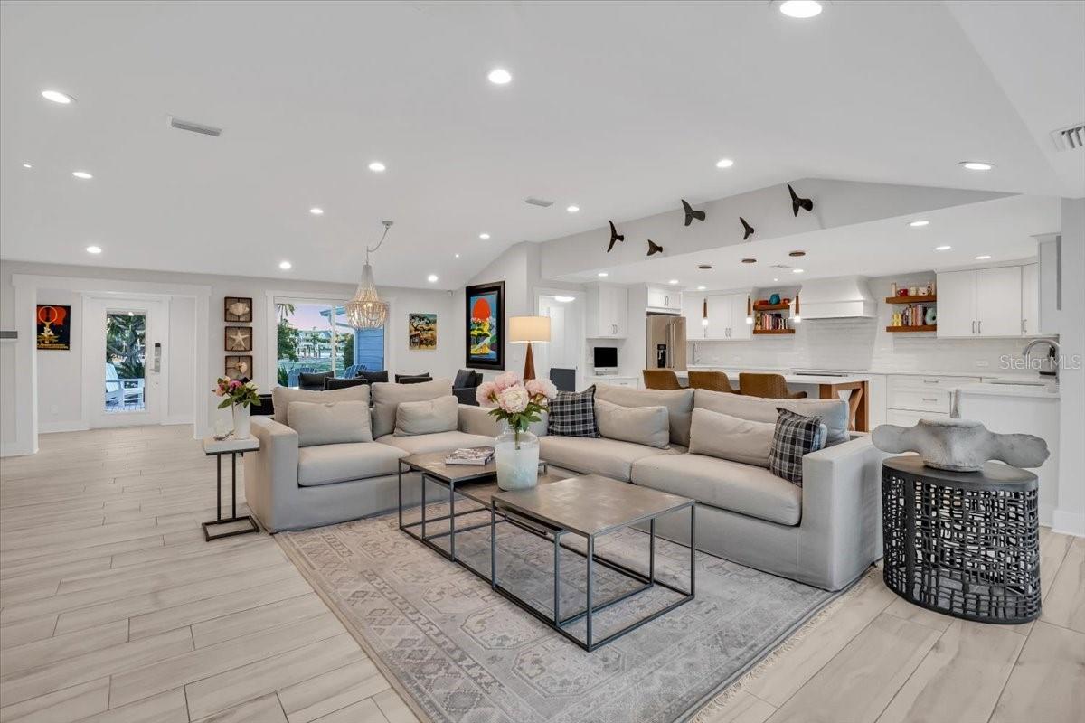 Listing photo id 34 for 623 Concord Lane