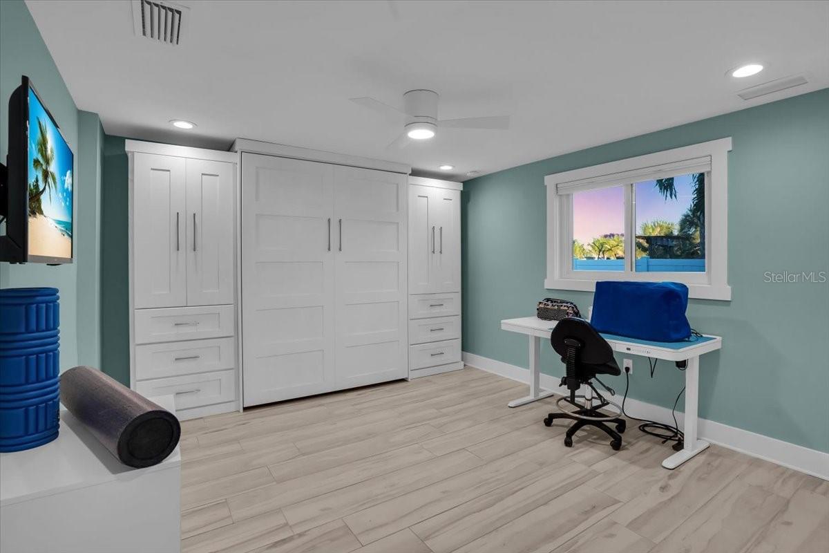 Listing photo id 43 for 623 Concord Lane