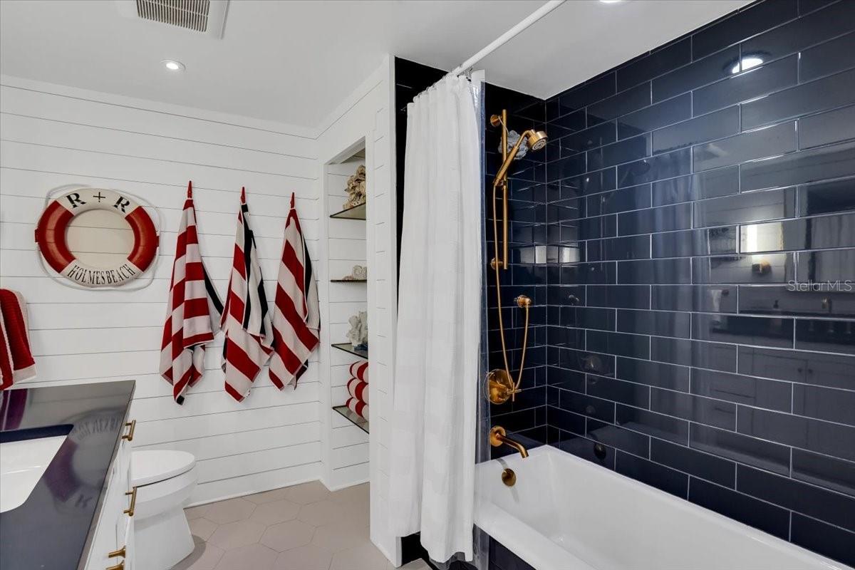 Listing photo id 50 for 623 Concord Lane