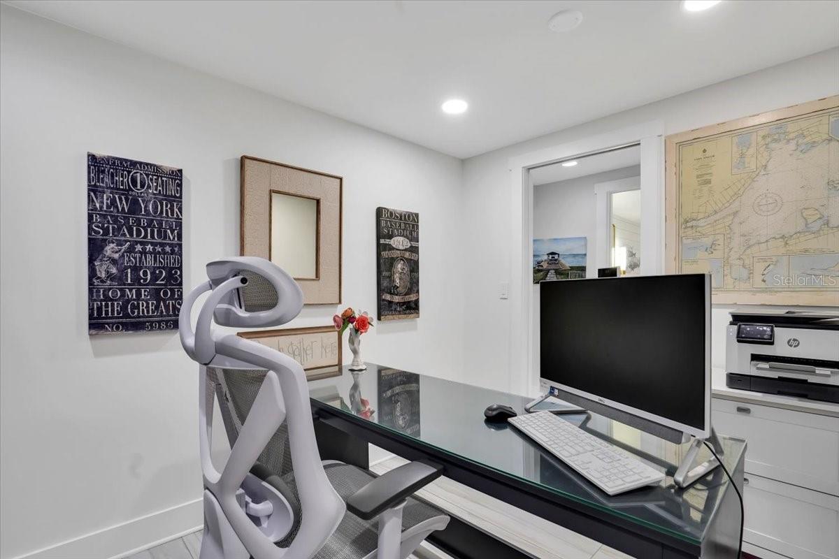 Listing photo id 52 for 623 Concord Lane