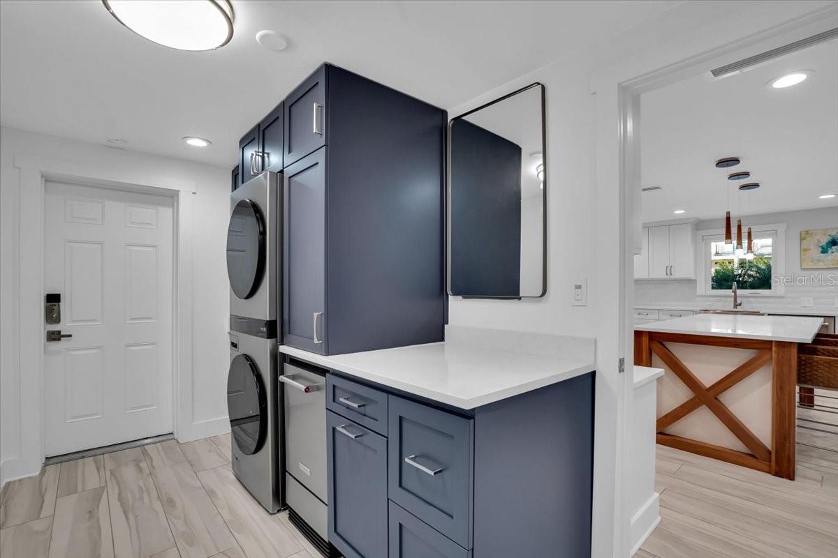 Listing photo id 53 for 623 Concord Lane