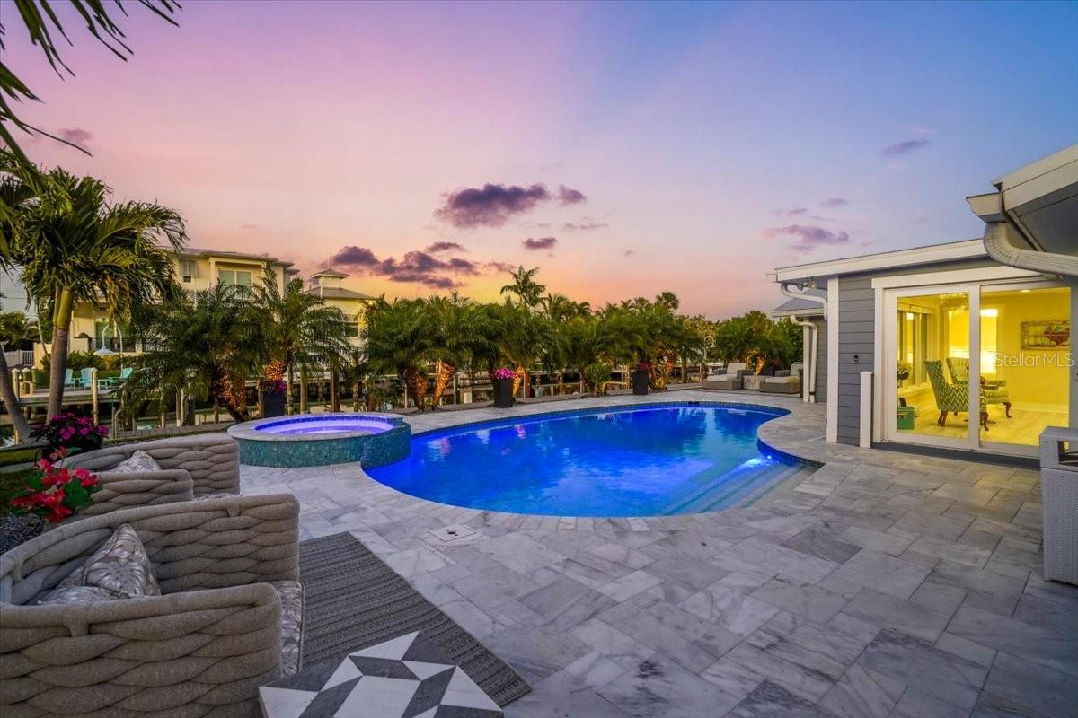 Listing photo id 7 for 623 Concord Lane