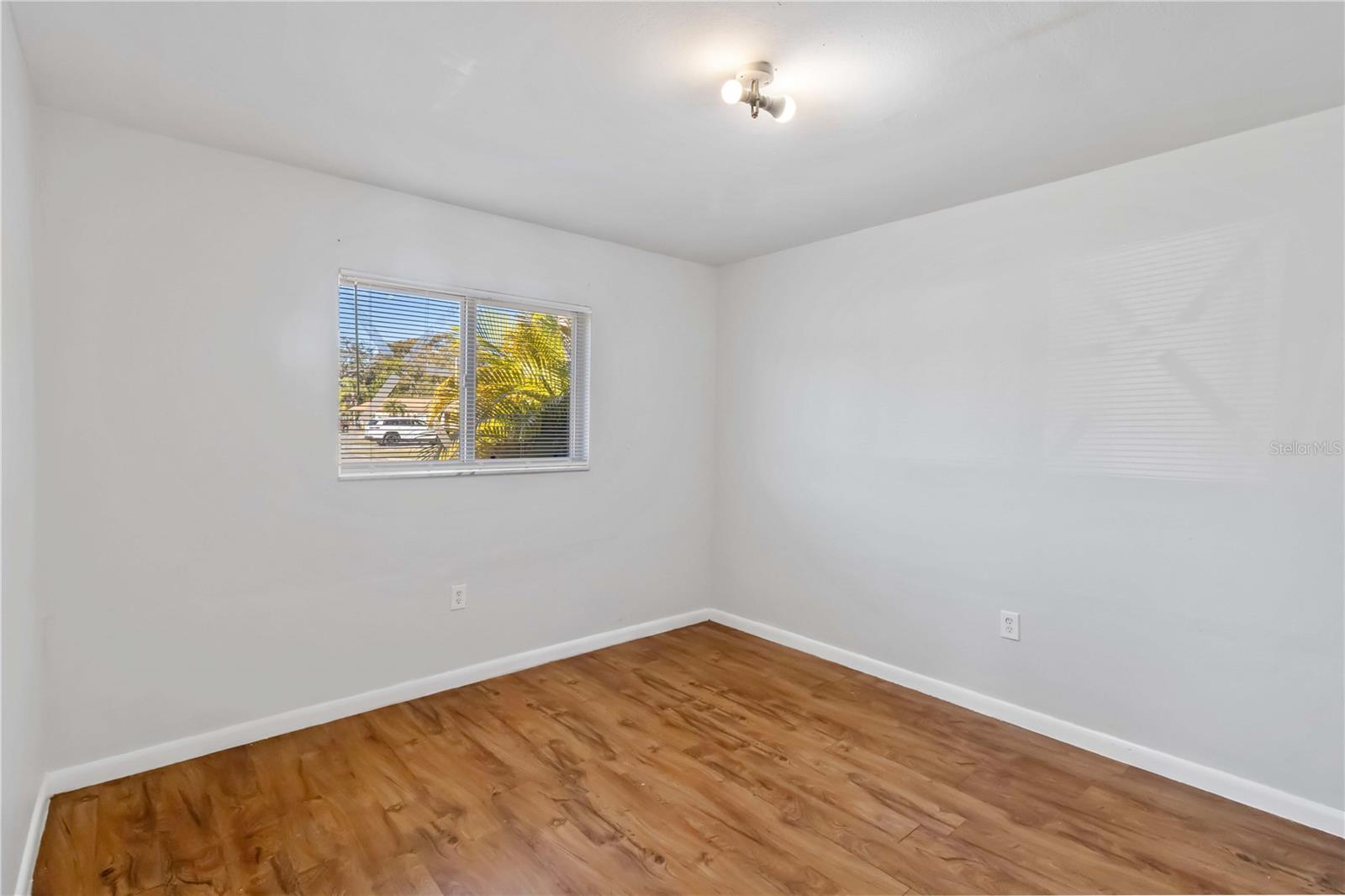 Image 15 of 31 For 5801 8th Street Court E