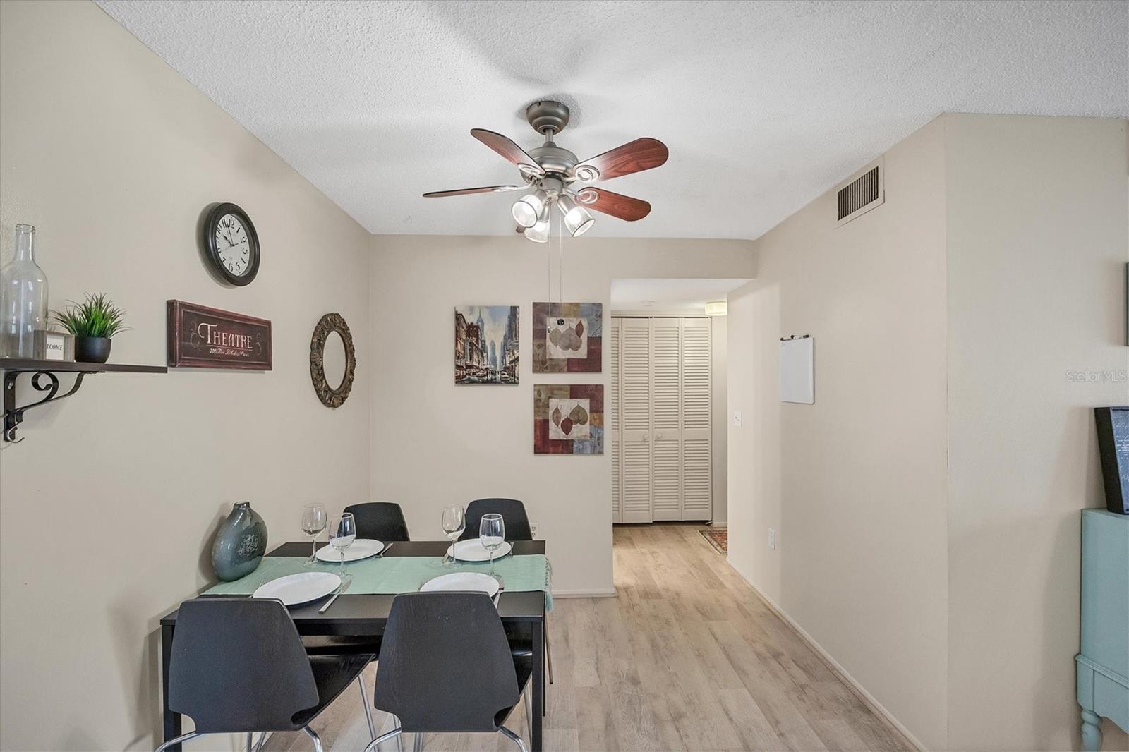 Image 14 of 53 For 3241 Beneva Road 203