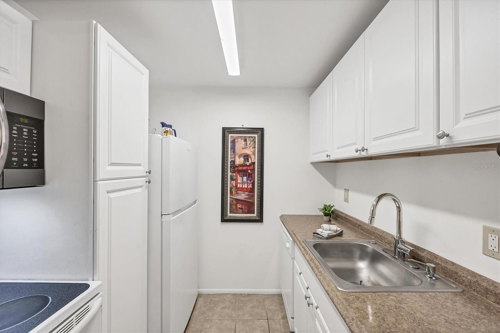 Image 16 of 53 For 3241 Beneva Road 203