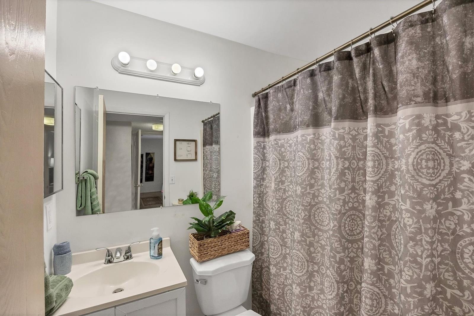 Image 23 of 53 For 3241 Beneva Road 203