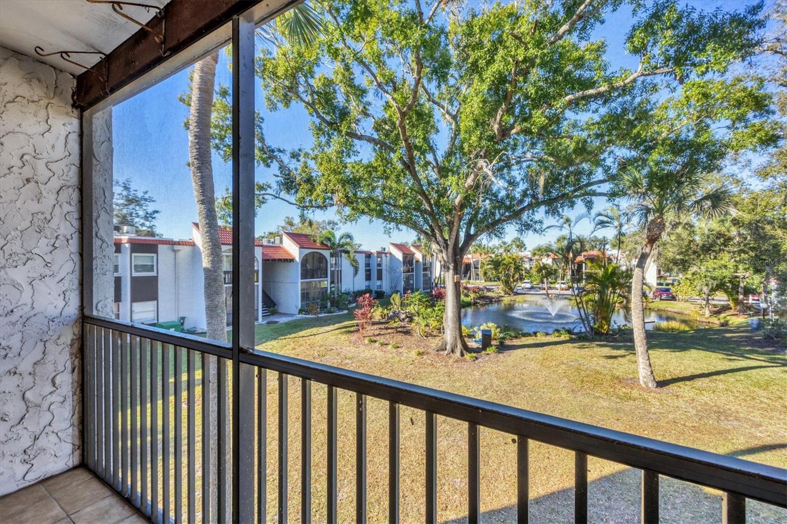 Image 28 of 53 For 3241 Beneva Road 203