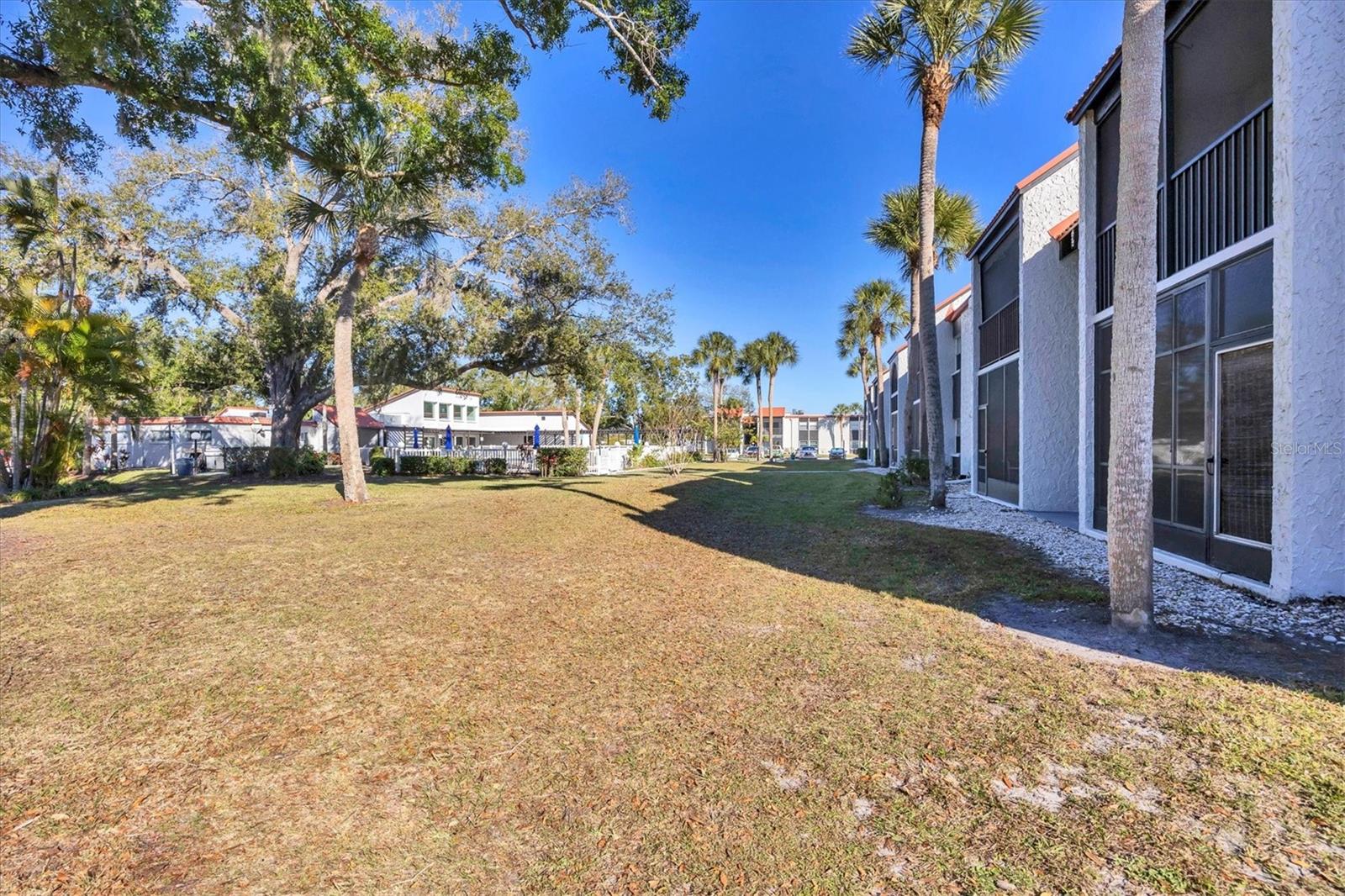 Image 29 of 53 For 3241 Beneva Road 203