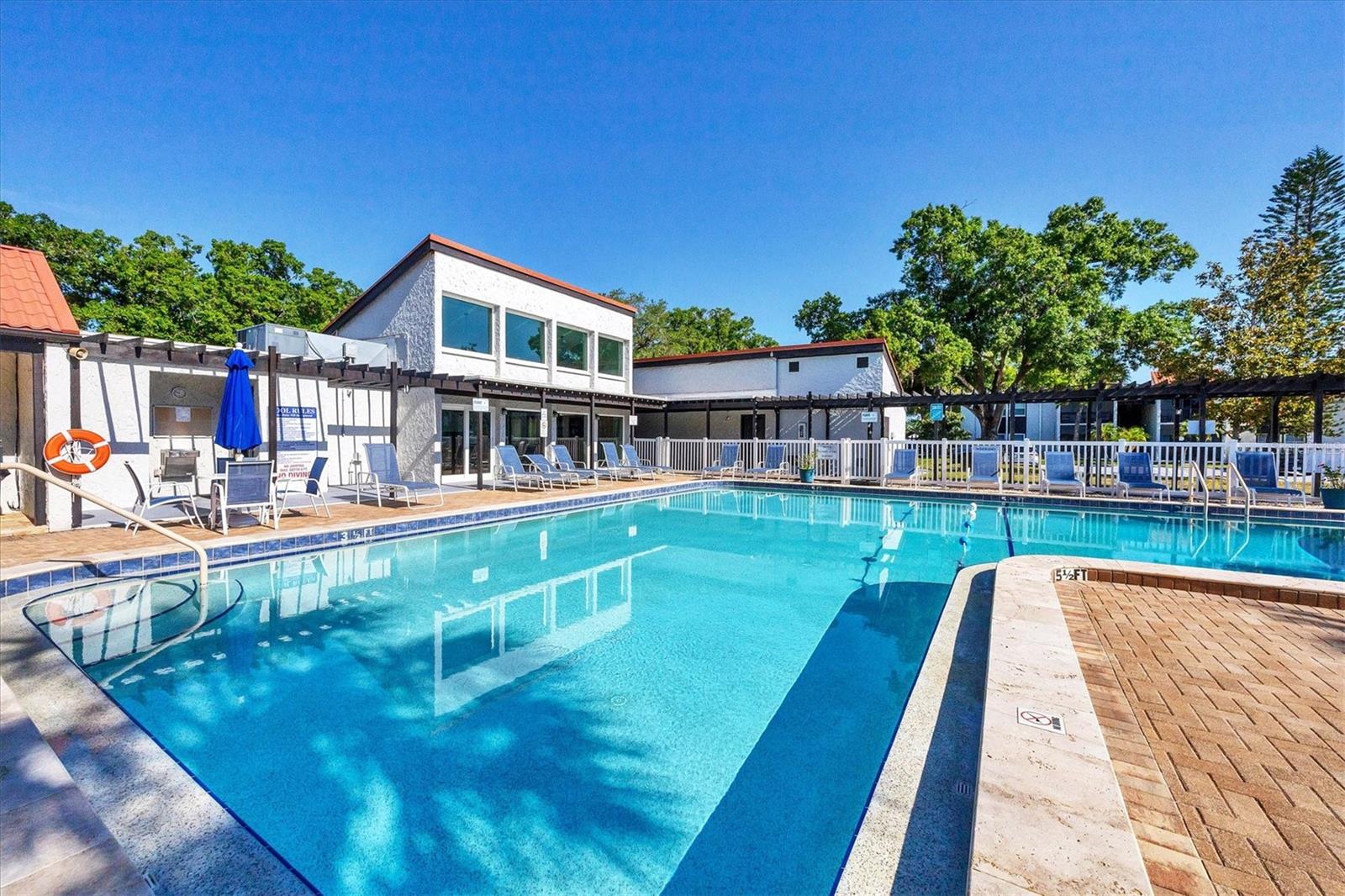 Image 37 of 53 For 3241 Beneva Road 203