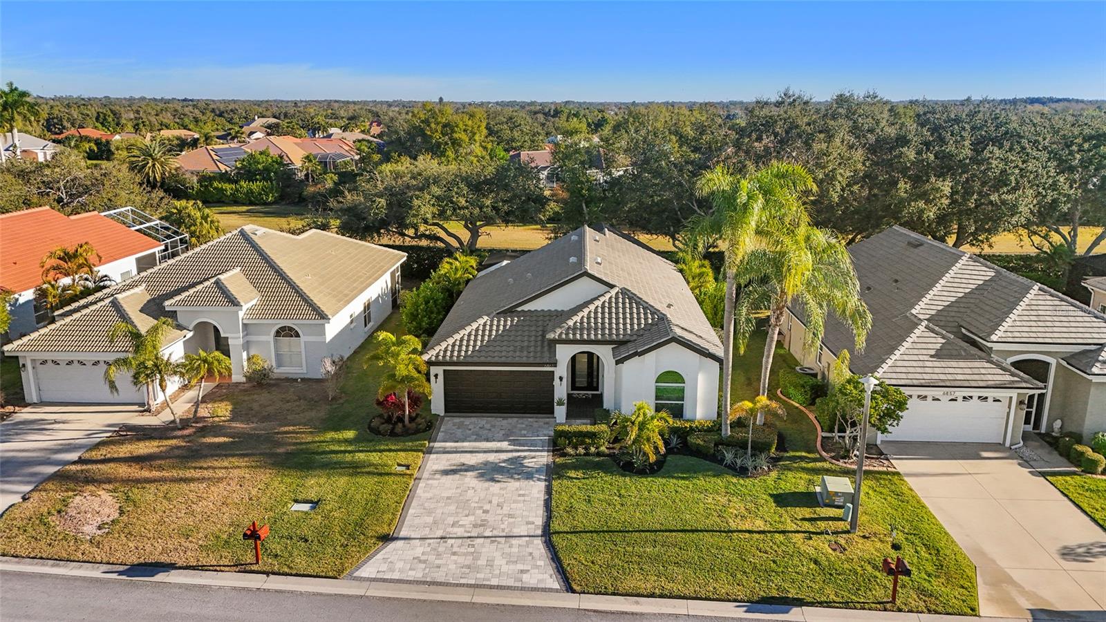 Image 17 of 83 For 6861 Superior Street Circle