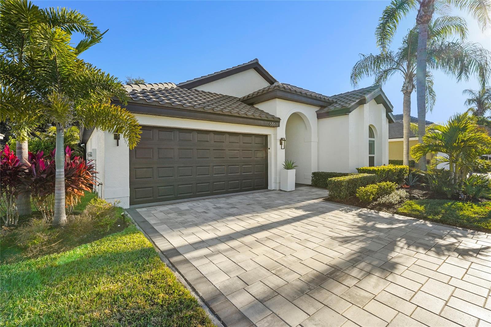 Image 18 of 83 For 6861 Superior Street Circle