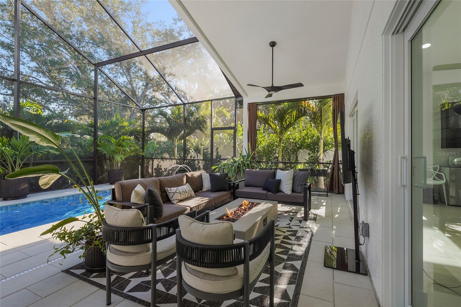 Image 4 of 83 For 6861 Superior Street Circle